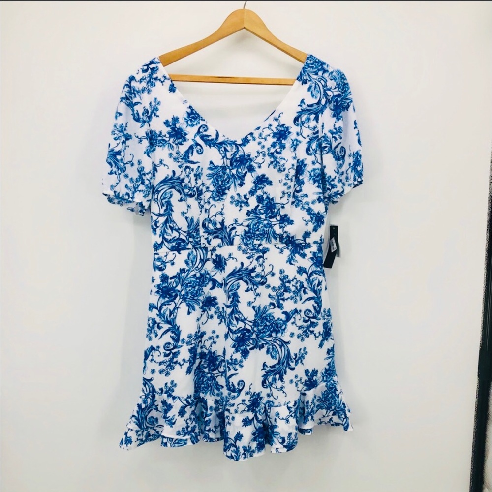 ✨NWT Macy’s City Studio Beautiful White Blue Floral Summer Vacation Dress 14